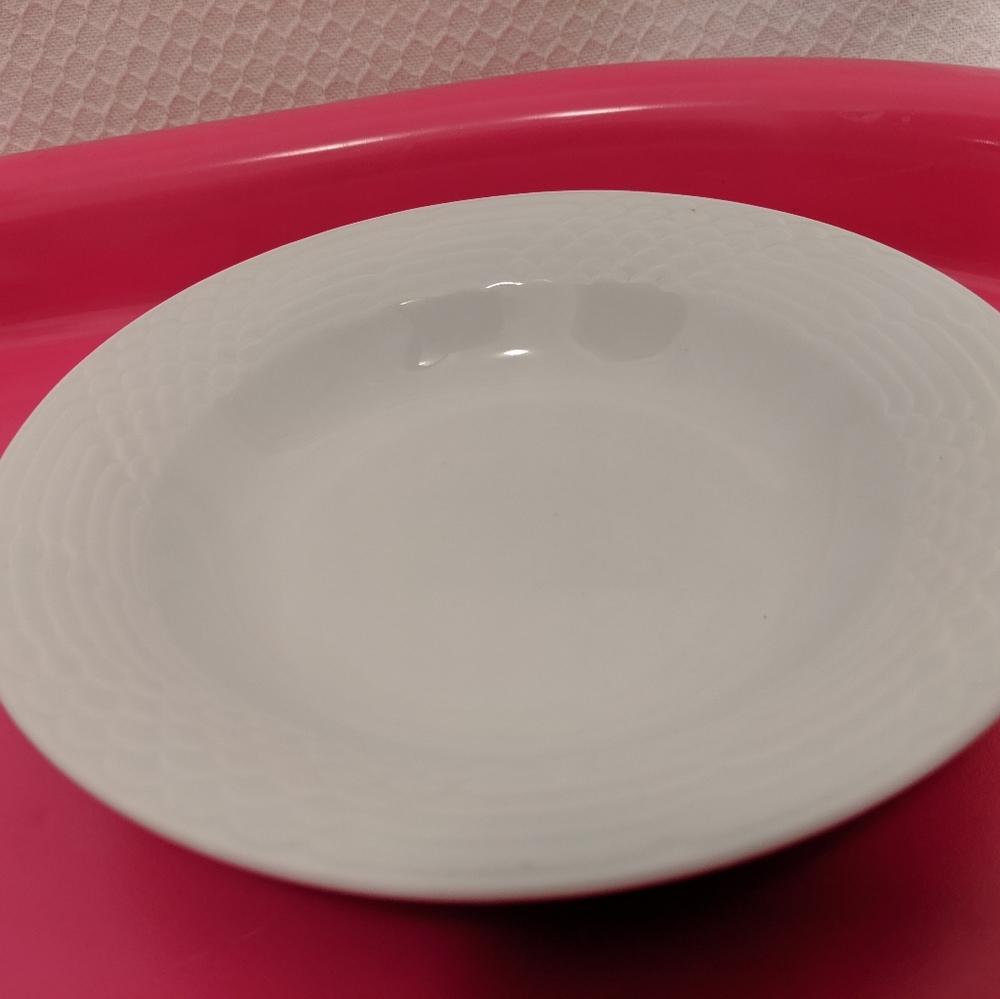 4 China Pearl 'Solitaire' Bowls 6 1/2" - Picture 5 of 6